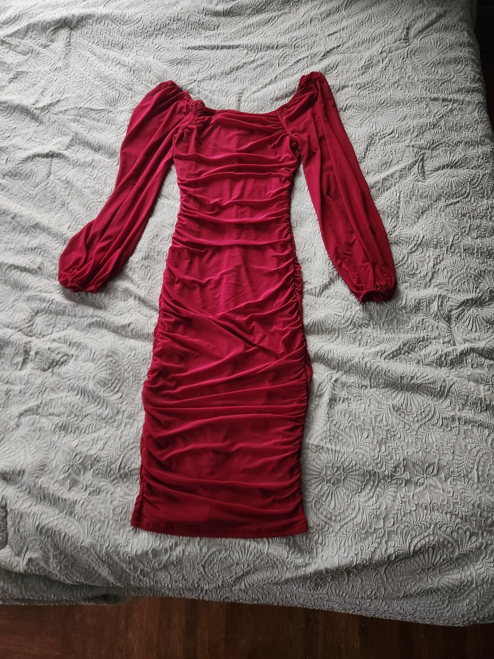 Women’s Red Ruched Long Sleeve Bodycon Dress